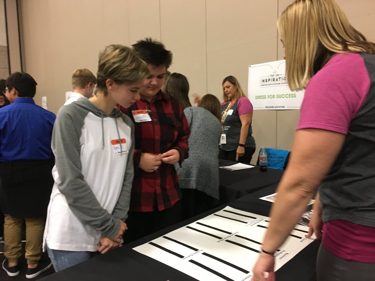 HubbleMath's tweet image. Hubble House students exploring careers. ⁦@HSSD⁩ ⁦@hssdbv⁩