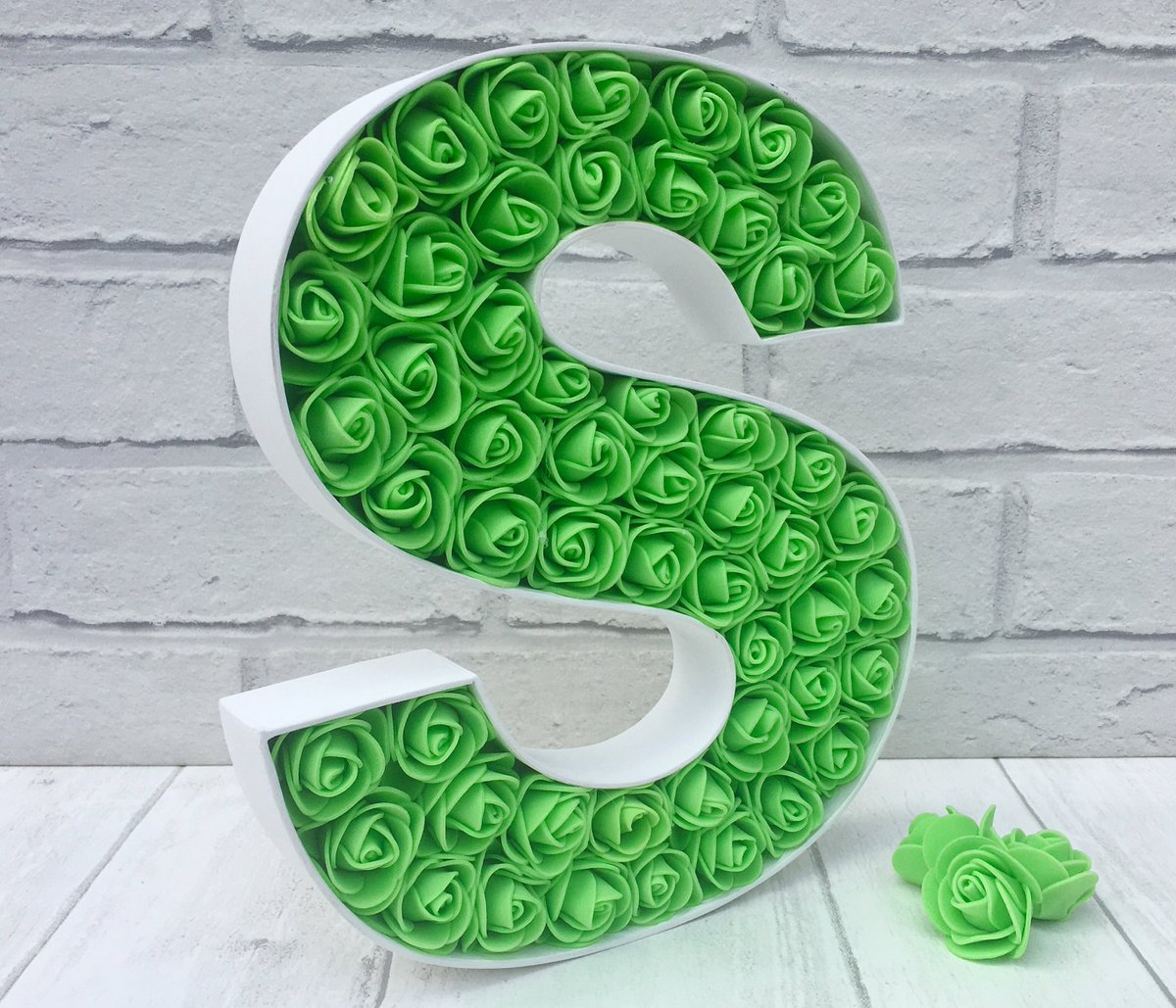 lovelettersbya's tweet photo. St Patrick's Day decor, Personalised St Patrick's Day gift, Green rose decor, Personalised good luck gift, Green decor, Girls bedroom decor https://t.co/Z6NQw33vSx #Etsy #craftbuzz #etsymntt #epiconetsy #onlinecraft #GoodLuckGift https://t.co/F4Lw6JlNjk