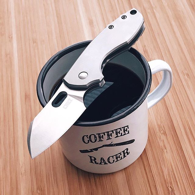 mifoto_se's tweet photo. Afternoon coffee break. ☕️ — #edc #edcgear #everydaycarry #edcig #edcdump #edcshowcase #echodeltacharlienetwork #pocketdump #knife #knifenut #knivesofinstagram #knifestagram #knivesdaily #knivesandcoffee #CRKT #Pilar #CRKTPilar #JesperVoxnaes #VoxDesign … https://t.co/pSPjKlMxRa https://t.co/EeYsbsNIbm