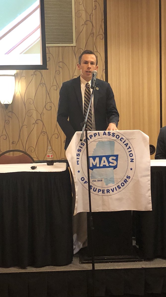 MAS_CountyGov's tweet photo. MAS and it’s membership gives a special thanks to our State Auditor @shadwhite for taking time out of his schedule to come speak to our group and meet with us. Thank you Auditor White! #MAS2018Fallworkshop https://t.co/112l41CNgU