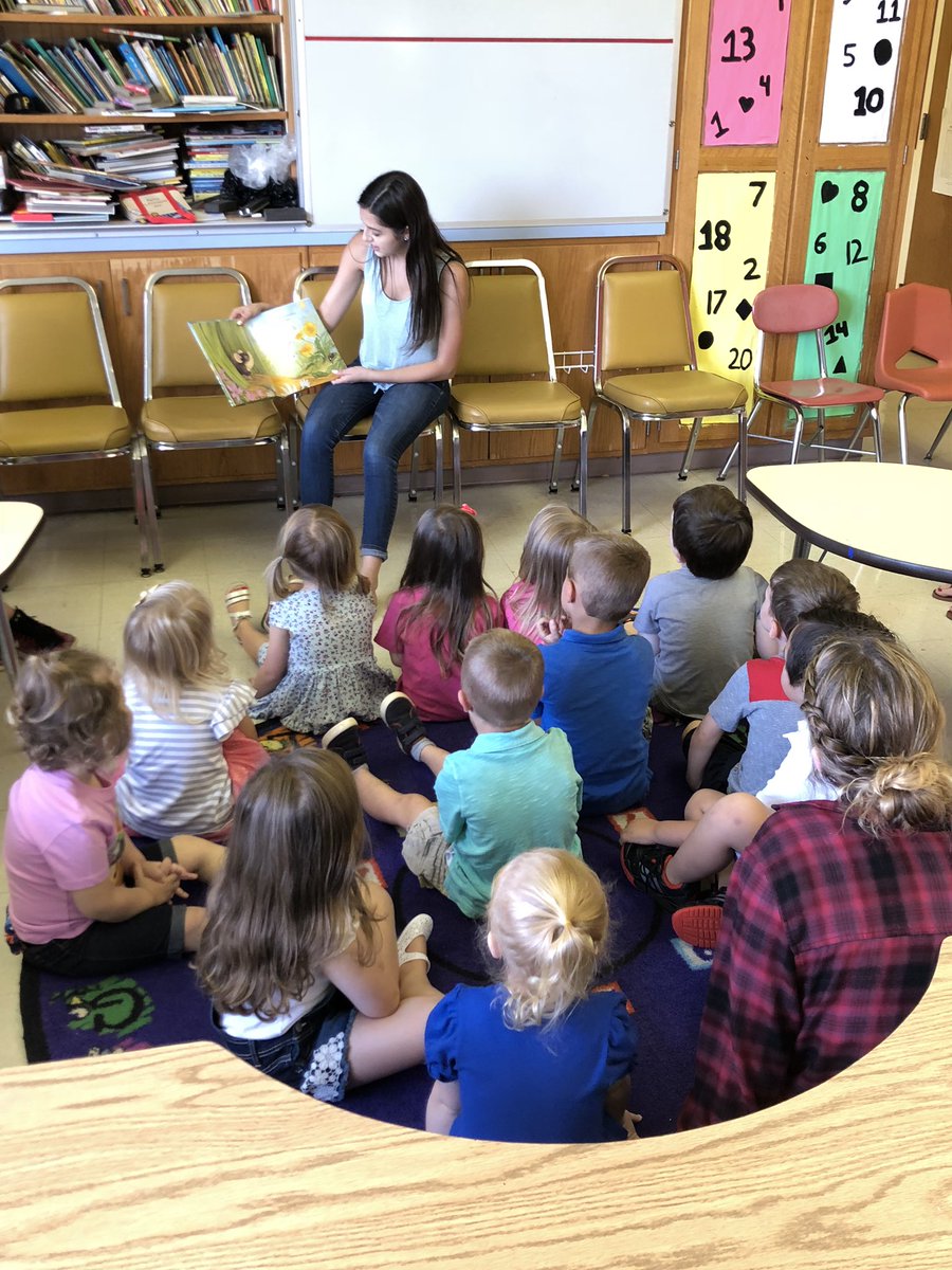 FHSPreschool's tweet photo. Everyone loves Story Time and learning how to write letters! https://t.co/CRscqxUva5