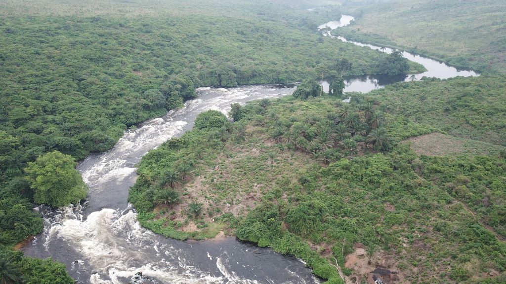 TurbulentHydro's tweet photo. @TurbulentHydro in #Africa🌍
Last week we visited potential sites and partners in #Angola🇦🇴 and #Congo🇨🇩
Amazing welcome from the locals and chance to see the stunning landscapes, flora and fauna 🐅🐘#river #canals #micro #hydro #renweable #energy https://t.co/J8PPlXPRjt
