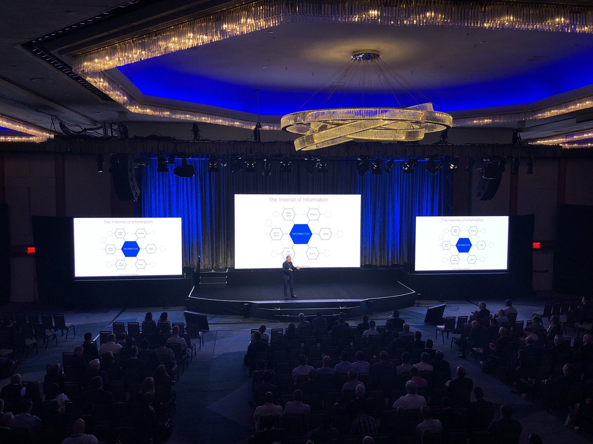 PuteriAstran's tweet photo. Welcome to the #DellTechForum @dtapscott glad to have you on the main stage today. #blockchain https://t.co/gaNJoDQ2ET