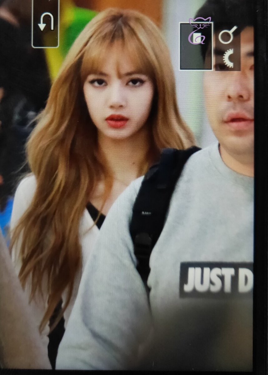 ขุนบลิ๊งค์มิอยากถือดาบอยากถือแท่งไฟ tweet media