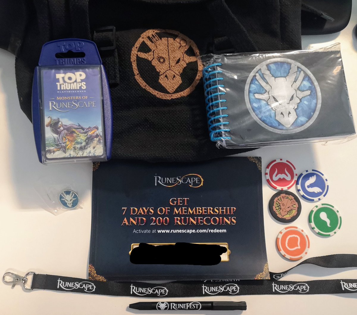 JagexTink's tweet image. Now that @JagexFernweh has her winner, I was thinking why not have competition myself for hitting 2k followers! 😬 
RT, follow and like to be in a chance of winning! Good luck 🙌🏻 #Phr33StoofPl0z