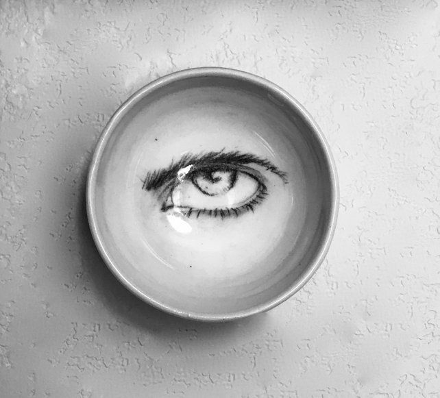 tjcervantesart's tweet image. Black and White Bowl, Eye Bowl, Porcelain Bowl with Strinking Man&apos;s Eye, Fine Art Ceramics Wall Hanging buff.ly/2REvZpu Intense eye staring is involved, #wallart #functionart