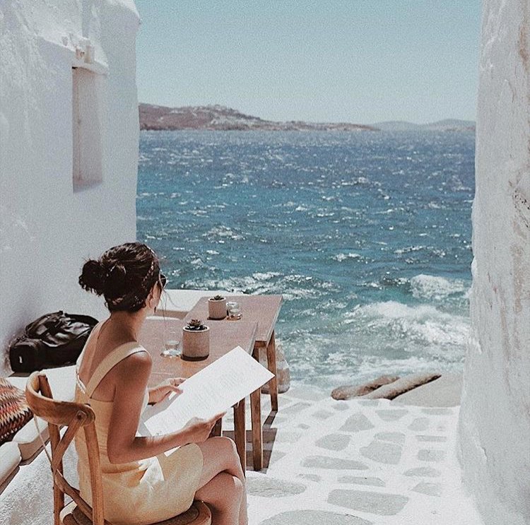 Free your mind on world #MentalHealth Day. 
.
.
Zenaura was originally tested in New York Presbyterian Hospital, before becomming the smart, at-home fragrancing product you see today. It is time explore all of the Zenaura scents and their mood boosting effects!