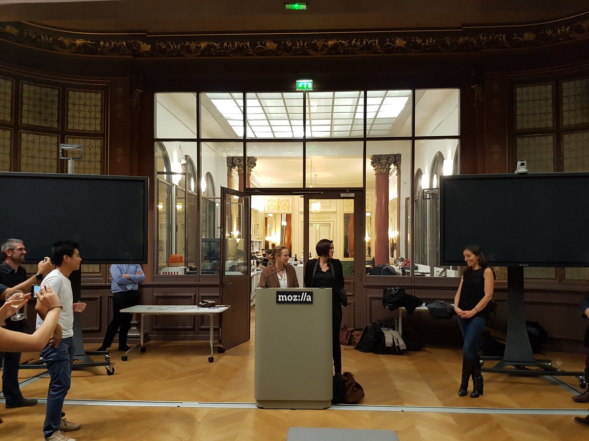 InfosReseaux's tweet photo. #OpenMicro pour @axellelemaire et @PaulaForteza et une absence remarquée de @Xberne 😉
"Plus l'engagement sera conséquent, plus ce mouvement ouvert entrera dans les usages. Ne restons pas qu'entre nous" https://t.co/gW65nRfCKv