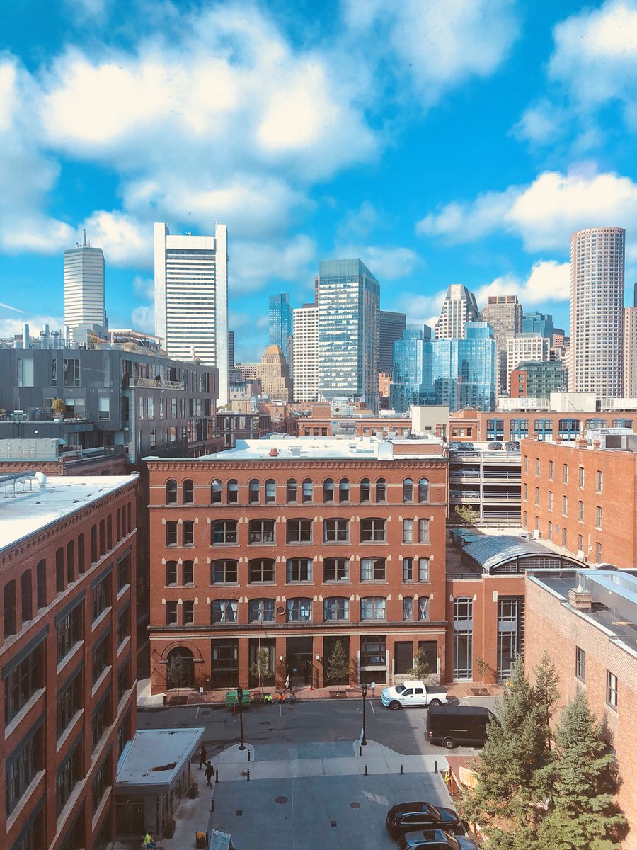 vdelamar's tweet photo. Just a few more days and we’re moving with @Mendix to an awesome new office space in #Boston with a great view #skyisthelimit #cloud #fortpointchannel #innovationdistrict #rapidgrowth #mendixlife @BostonDotCom @CityOfBoston @BosBizJournal https://t.co/4QOvbwwhzm