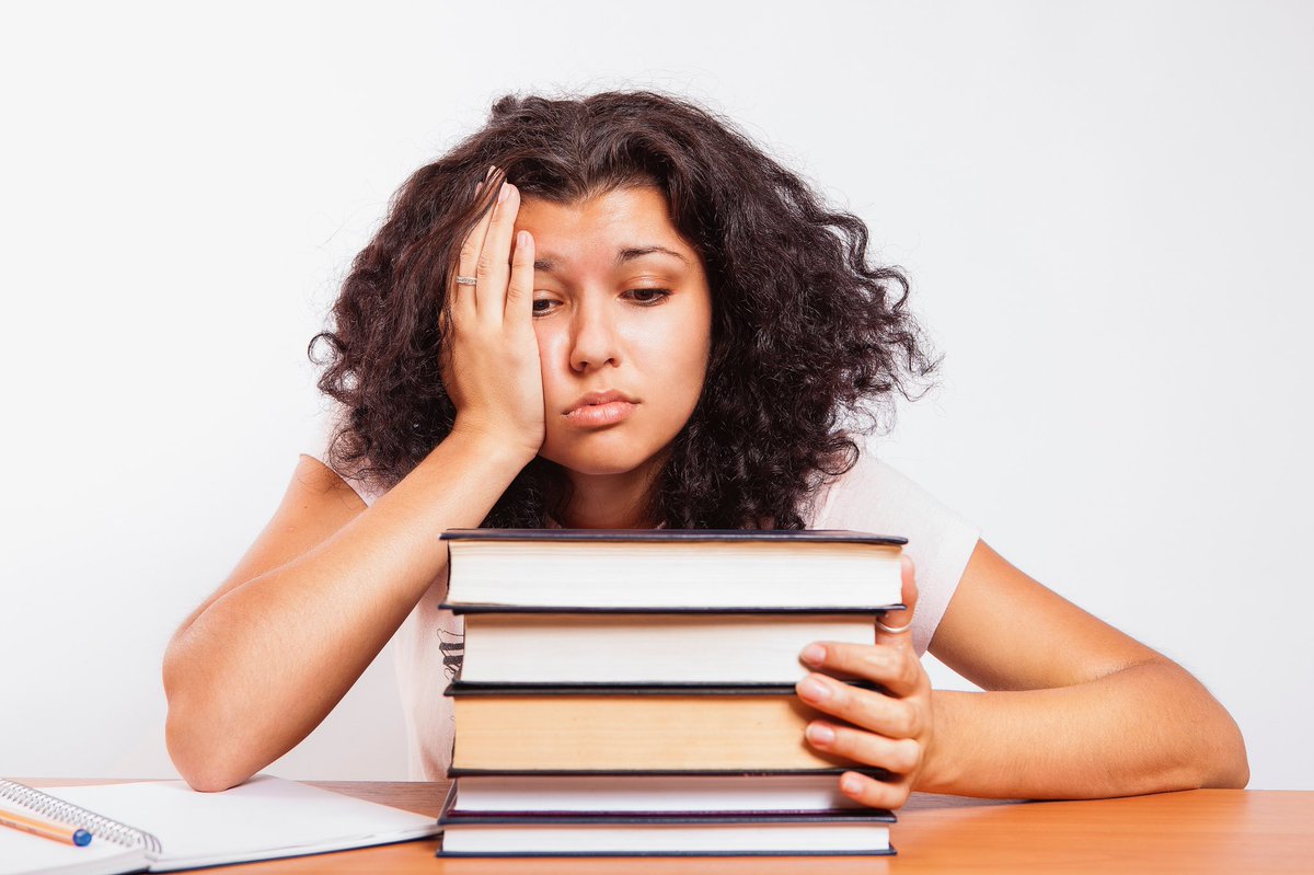 TheCoIIegeGuide's tweet photo. 10 Worst Majors For Your Career in 2018. You Might Just Change Yours 😬 https://t.co/2BsoHNAydU https://t.co/dRIUyTTsTN