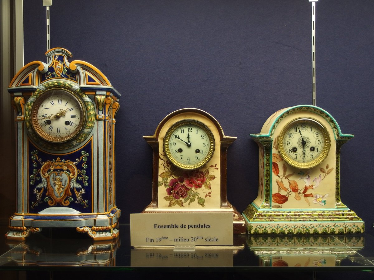 SoValDeLoire's tweet photo. 👩🏻 Il y a quelques jours, j'ai visité le Musée de la #Faïencerie de #Gien et sa superbe collection dont voici quelques exemplaires.
Un savoir-faire unique, symbole de l'art de vivre et de l'élégance à la française depuis près de 200 ans ! C'est vrai, notre région a du talent ! 😉 https://t.co/jC9L3vkvNu