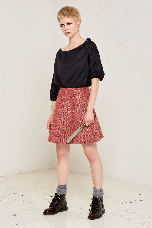 BombPetite's tweet photo. A trans-seasonal must-have, the Norma skirt is made from 100% ethical pure wool. It has a simple a-line construction that works in casual or office environments. Made in petite sizes.
https://t.co/3fy4UAjceA https://t.co/JCyXhUh6bT