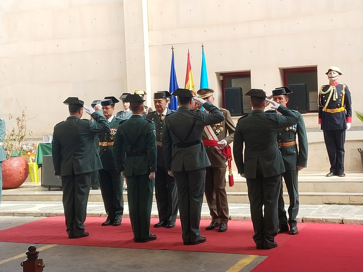 COMGEMEL_ET's tweet photo. El #COMGE GD José Miguel de los Santos Granados asiste a la celebración en #Melilla de la Patrona de la @guardiacivil junto a otras Autoridades. https://t.co/CO1GWCE5TD