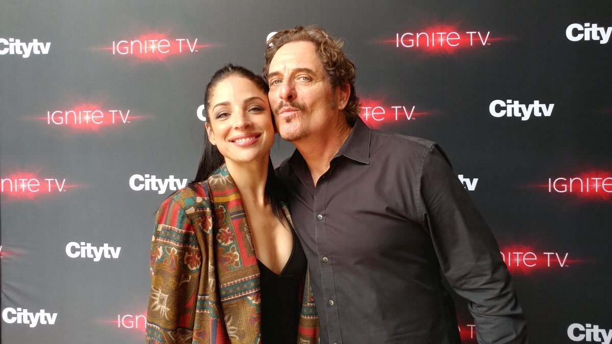 KimFCoates's tweet photo. My beautiful Canadian peeps.. are you ready for #NewBlood on @City_tv tmrw? Pre-set @badbloodseries to record on @Rogers Ignite TV so that you don't miss an ep of S2. Don't be fooled... Declan and @annabananahops did not come to play.. Much love KC xo #IgniteEveryday https://t.co/TWXZZEzyWs