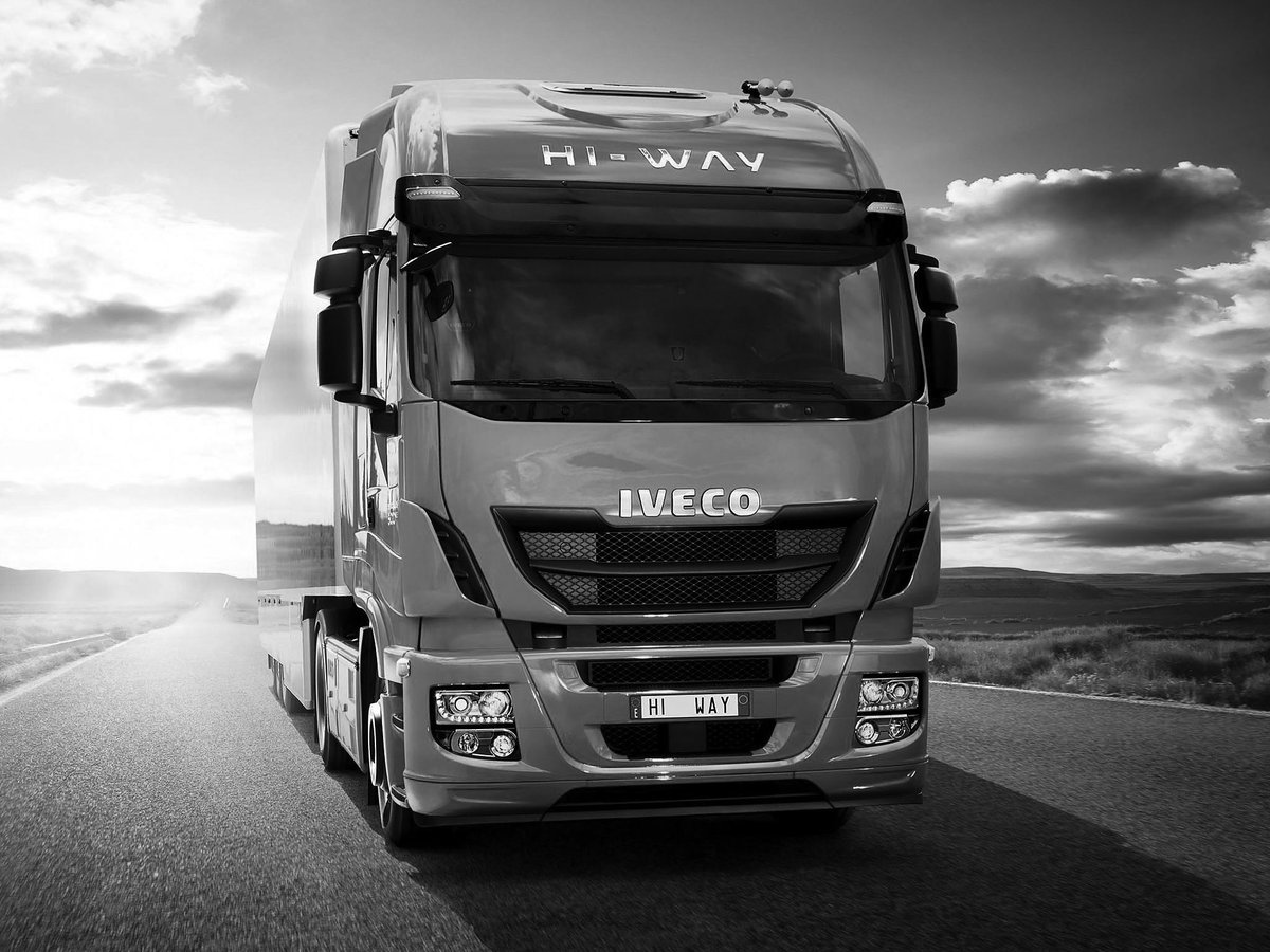 #Iveco 
Gran día para subirse a un camión que es un 🔟