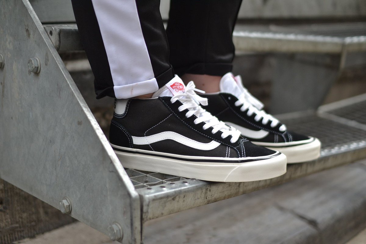 vans old skool mid black