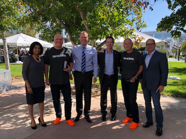 Thank you <a href="/Kevin_Faulconer/">Kevin Faulconer</a> and <a href="/markkersey/">Mark Kersey</a> it was great hosting you at our launch party. Thank you for everything you are doing for #SanDiego. #InvestInAnswers <a href="/Teradata/">Teradata</a>