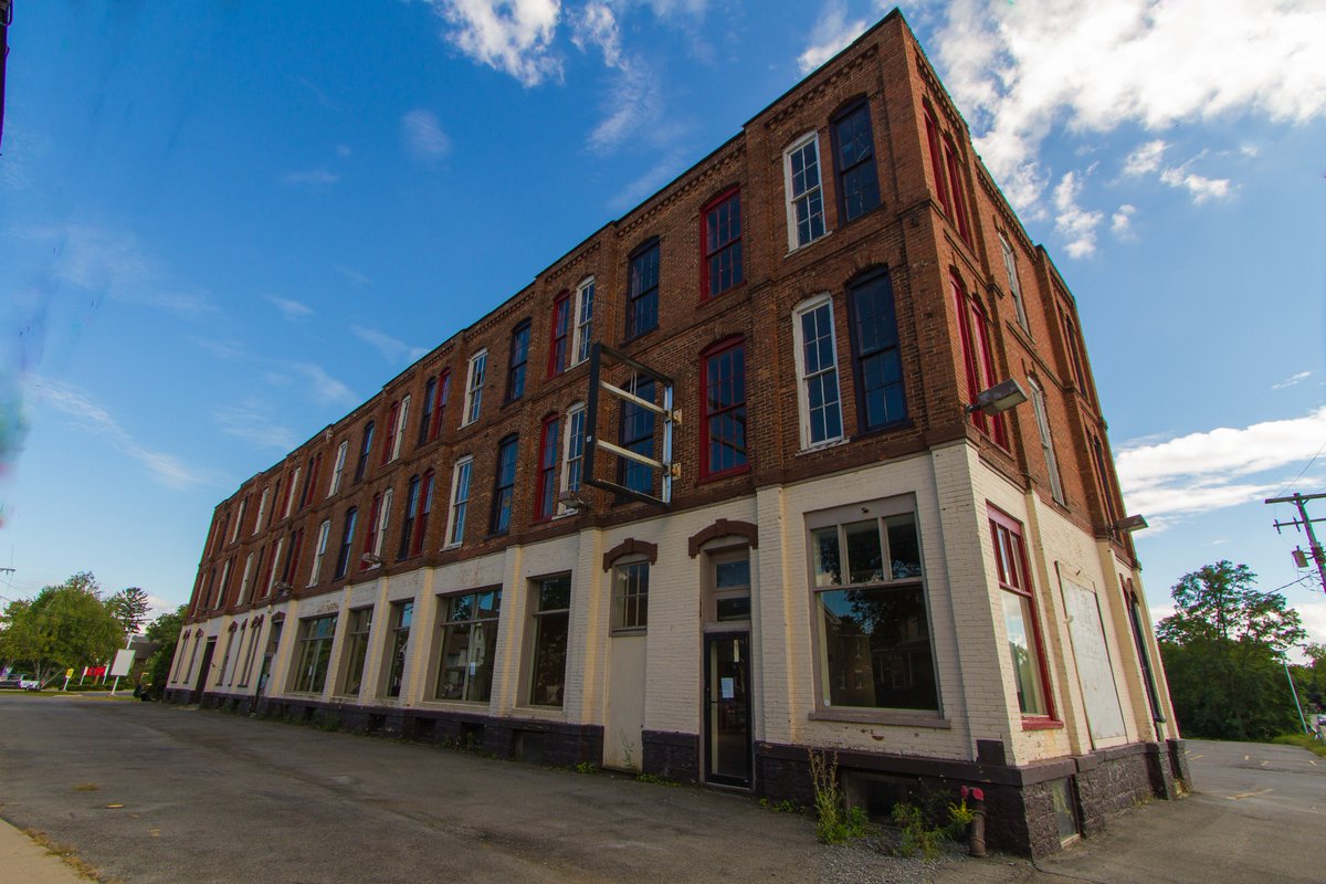 mmackmedia's tweet photo. 2) -Rochester’s Aqueduct Reimagined, Rochester
-Former National Yeast Co. and Iroquois Motor Car Factory, Seneca Falls
...and a bonus site not on the list: Warner Castle, the new home of the @LandmarkSociety. 
Tune into Connections at 1 p.m. to learn more about the 5 to Revive. https://t.co/plK7Pf50cz