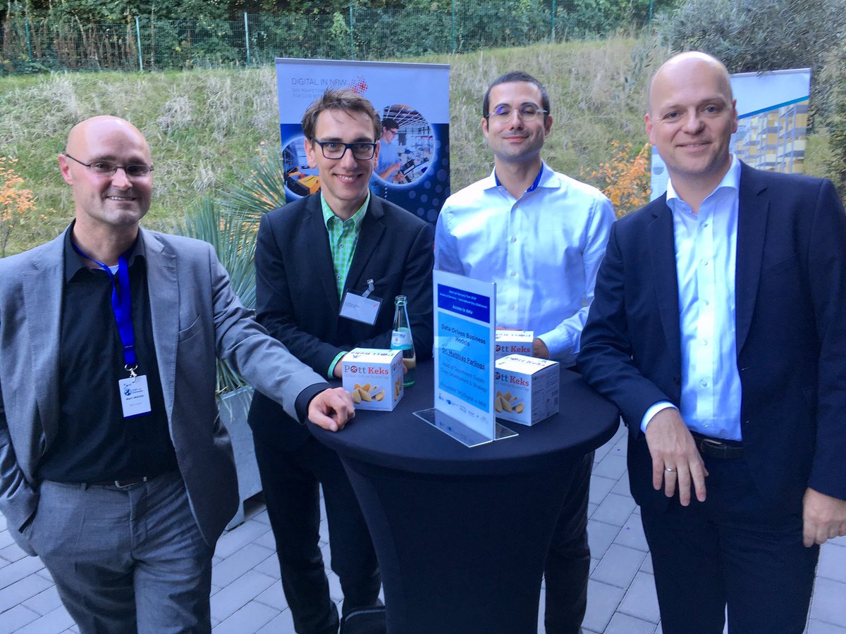 Michael26048151's tweet photo. Our “Access-to-Data” Expert Tine: Great insights into a tricky topic! #startupgermany2018 https://t.co/6o5SScnRll
