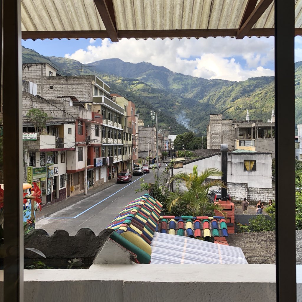 jordanmdaigle's tweet photo. Vaca in baños #wrgapyear https://t.co/KGJH7RbpsS