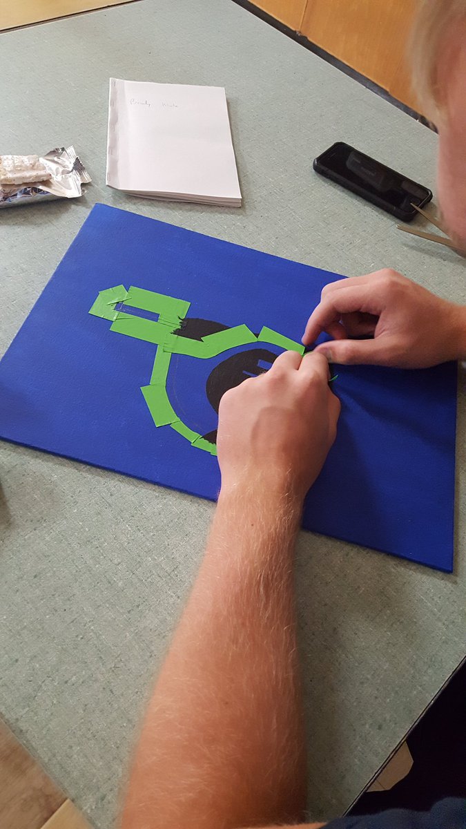 HamptonArtDept's tweet image. Studio project progress!! #creativityislife #artrocks #hamptonhawks1 #studioart