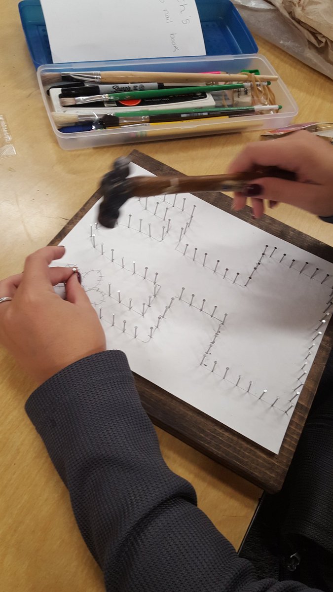 HamptonArtDept's tweet image. Studio project progress!! #creativityislife #artrocks #hamptonhawks1 #studioart