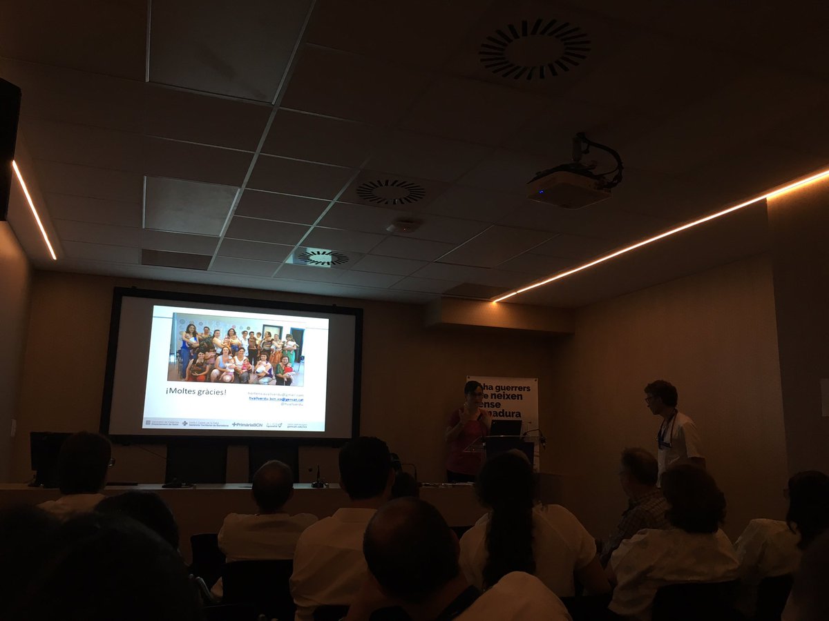 puricespedesd's tweet photo. Èxit d’assistència a la conferència “lactància materna, protecció per a la salut futura”, de l’excel.lent @hvallverdu en les sessions dins el marc de celebració de la #SMLM2018 #comitèLMhvhebron #LMesvida https://t.co/WmaeBILToZ