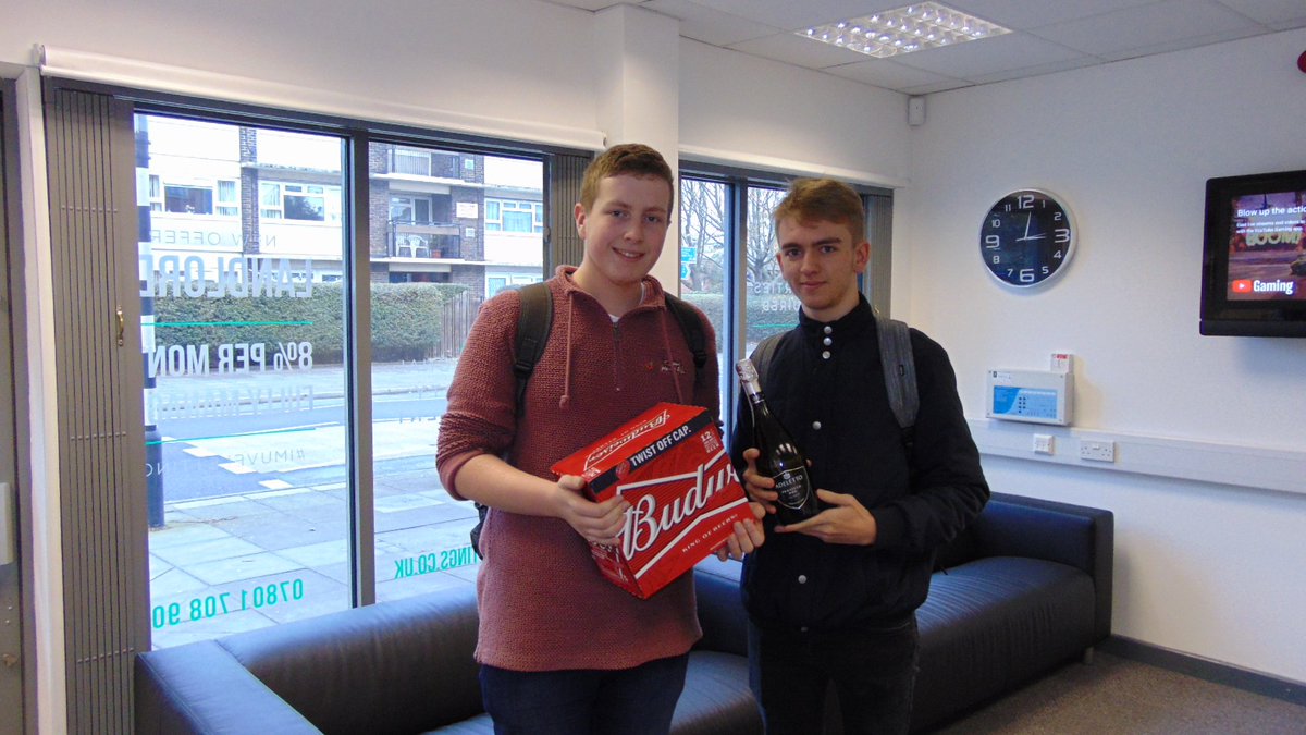 IMUVELETTINGS's tweet photo. *STUDENTS* WE ARE GETTING READY TO ROCK AND ROLL FOR NEXT YEAR - OUR STUDENT LIST FOR SEPT 2019 MOVE IN IS OUT ON 01.11.2018 - GET IN TOUCH EARLY FOR THE TOP GRADE HOUSES #ASKIMUVE #IMUVE #SOUTHSEA #PORTSMOUTH #UPSU #PORTSMOUTHUNI #INCENTIVES #LETTINGS #BEERS #CHOCS #LETS https://t.co/EIsKjHroyQ