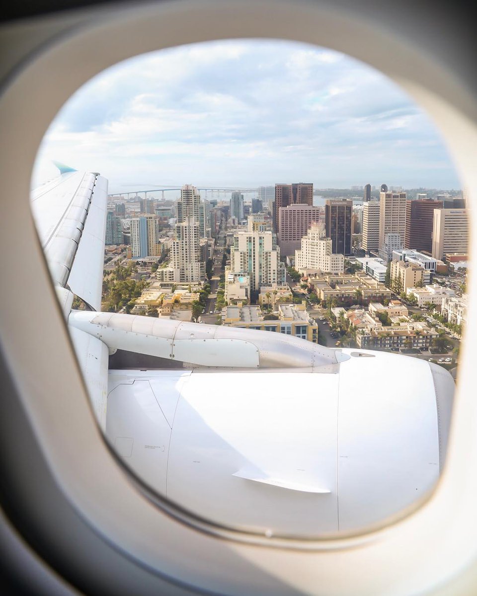 Alaska Airlines tweet media