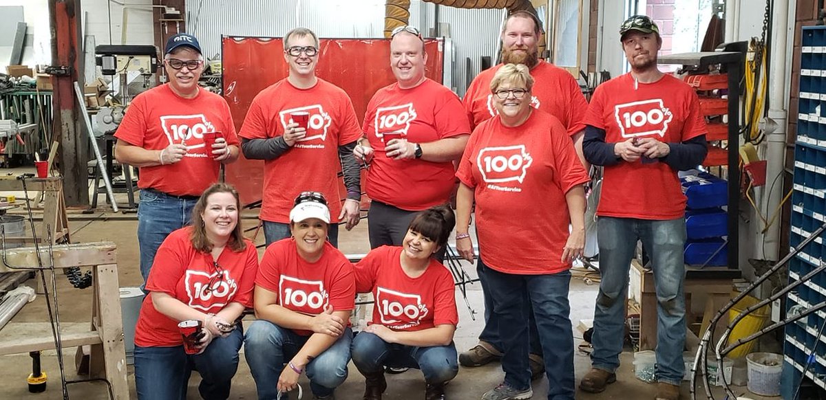 MidAm_EnergyCo's tweet photo. Rain or shine, we are obsessively, relentlessly committed to our communities. Yesterday, leaders from our company volunteered with 7 local organizations as part of our #AtYourService project. Thank you to the local organizations and our team for powering good in our communities. https://t.co/ycxCL6L77Z