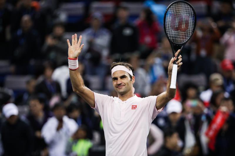 Roger Federer avanza