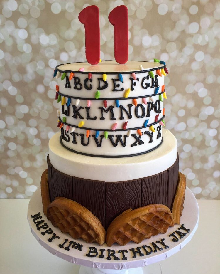hannadams9's tweet photo. I am on a curiosity voyage and I need my paddles to travel 💡 #strangerthings #strangerthingscake #buttercream #eleven #waffles #eggo #backonthecakegrind #tastefulcakes #cakedecorator #chef https://t.co/PWn8lqdNSG