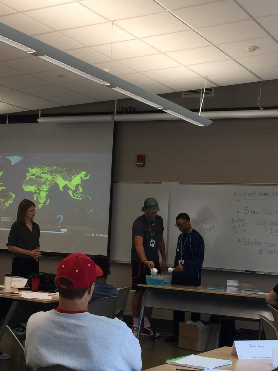 CentralCollEd's tweet image. Student athletes at Central engaging in pre-entry content.