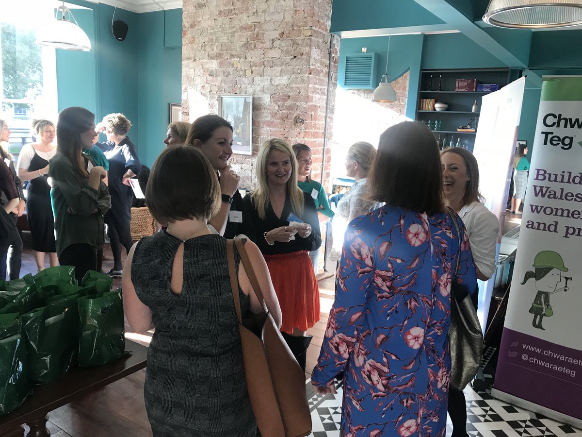 EffComPR's tweet image. Lovely to see so many people today at #EffectiveNetworking 🤗