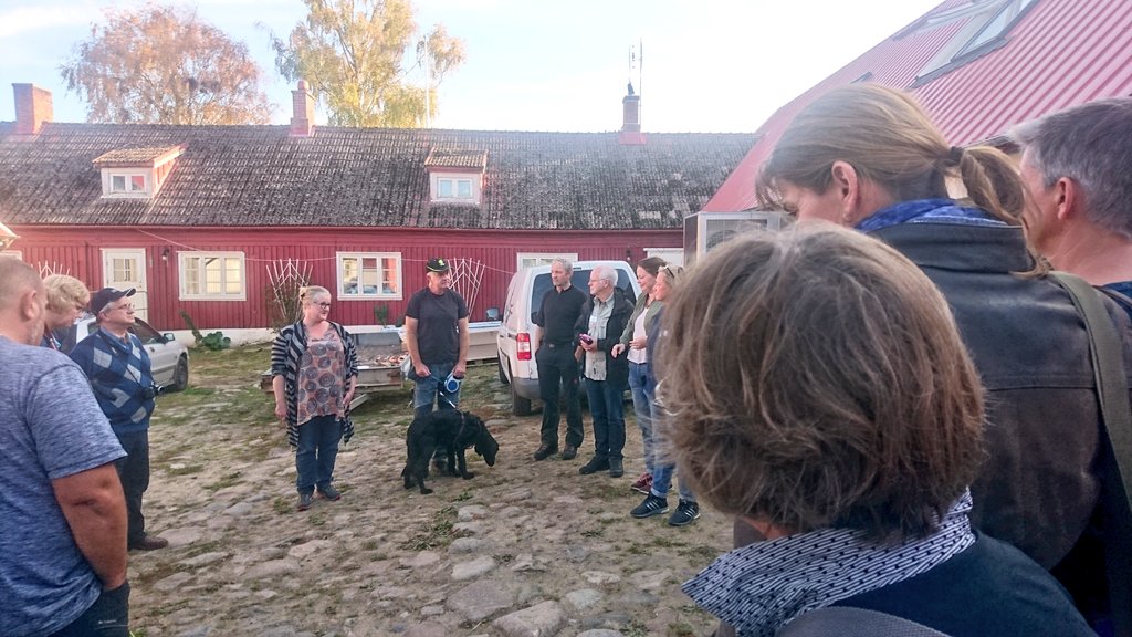 ReseauFnpl's tweet image. Dernière visite pour la #FNPL et la #FNEC lors du congrès annuel de #FACEnetwork en #Suède à Vitaby Kyrkby Mejeri : 65 #vaches laitières avec transformation à la ferme en produits frais (#crème fraîche, #beurre, #glace...) 🐄🥛

L'occasion de faire #Fika ☕️

#CeuxQuiFontLeLait