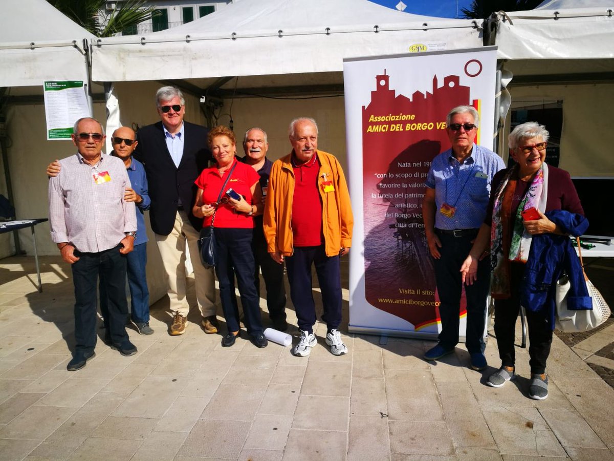 AmiciBorgo's tweet photo. Oggi @comunetermoli e il centro di salute mentale hanno organizzato a #termoli la #festadellabellezza...noi ci siamo per partecipare! #termoli #molise #salutementale #10ottobre https://t.co/eprfjhr7Z2