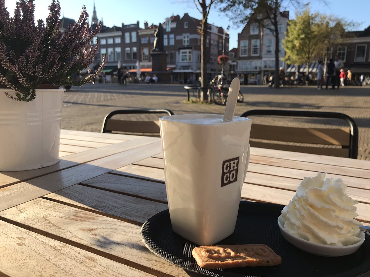 SileNicChormaic's tweet photo. The good life #Delft #eosam2018 https://t.co/GBECfiwu89