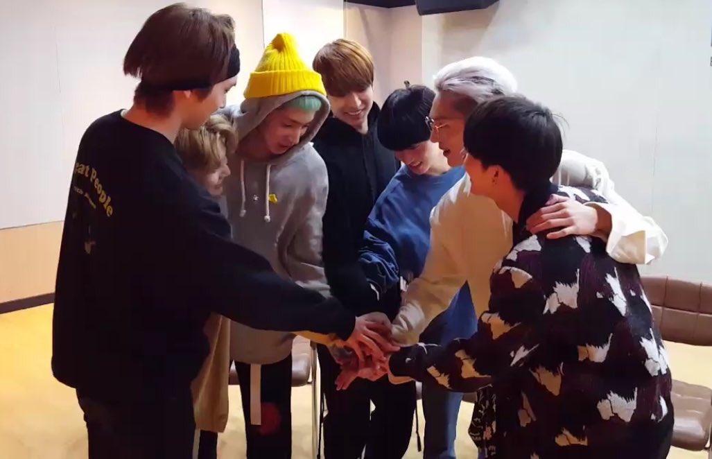 Hana_Amichan's tweet photo. Thank you boys for creating good music &amp; happiness! Universe will always walk with you together in this journey 💕💕💕 #펜타곤_2UNIversary #FOR_PTG #펜타곤_데뷔_2주년_축하해 https://t.co/0MlpFTNyJw