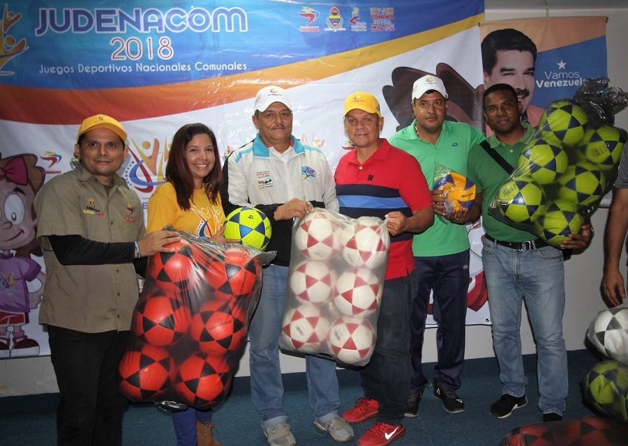 Gobernación del Zulia entregó material deportivo para los Juegos Deportivos Nacional Comunales 2018 (JUDENACOM)
zulia.gob.ve/?p=30438