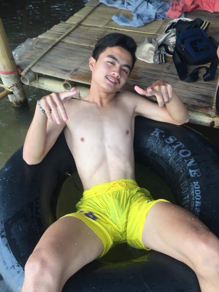 Brondong smp kesayangan coli hot