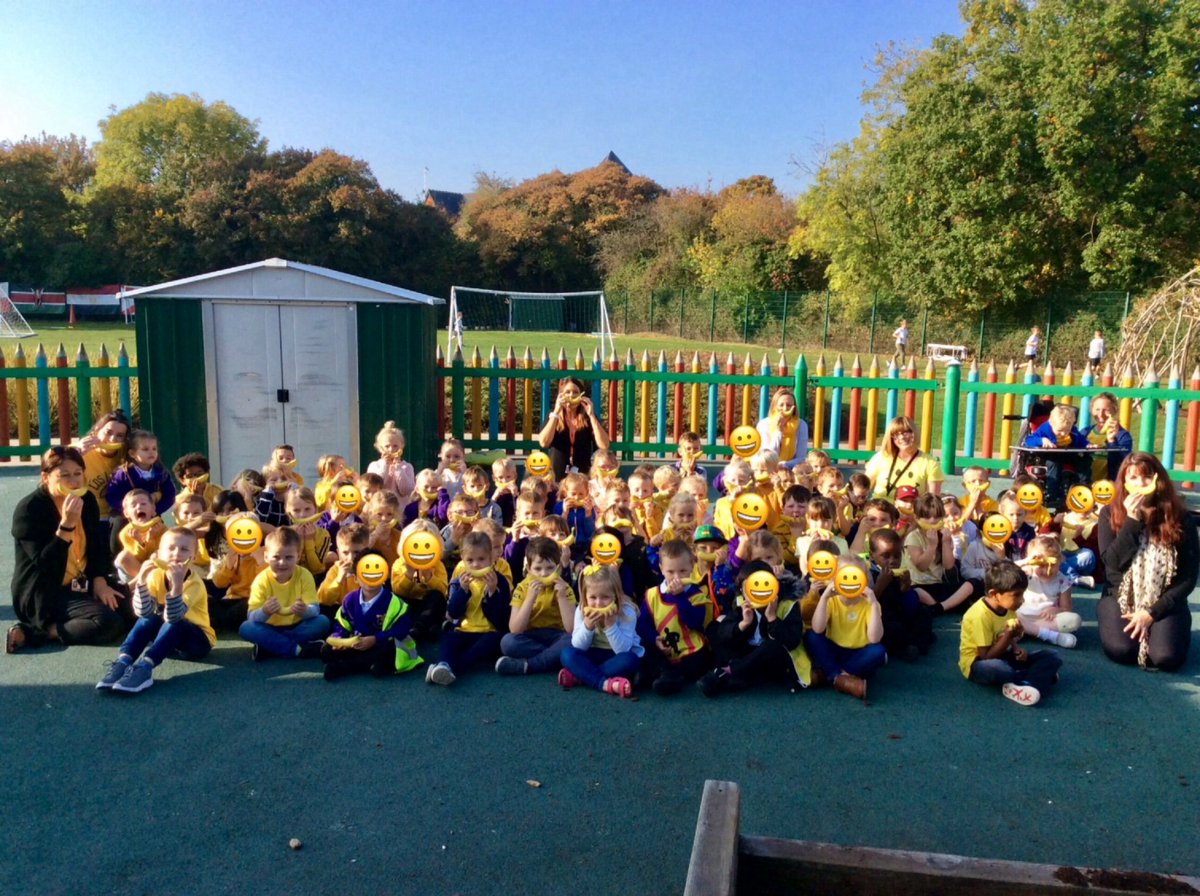 EYFS_teacher123's tweet photo. We loved our #HelloYellow day supporting World Mental Health Day and raising money for @YoungMindsUK 
We practiced our mindfulness breathing and had a very appropriately coloured fruit for snack! @LondonOakhurst @BelfastClass @CardiffClass https://t.co/2EJqK7oDVl