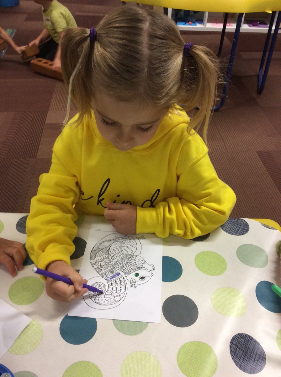 EYFS_teacher123's tweet photo. We loved our #HelloYellow day supporting World Mental Health Day and raising money for @YoungMindsUK 
We practiced our mindfulness breathing and had a very appropriately coloured fruit for snack! @LondonOakhurst @BelfastClass @CardiffClass https://t.co/2EJqK7oDVl