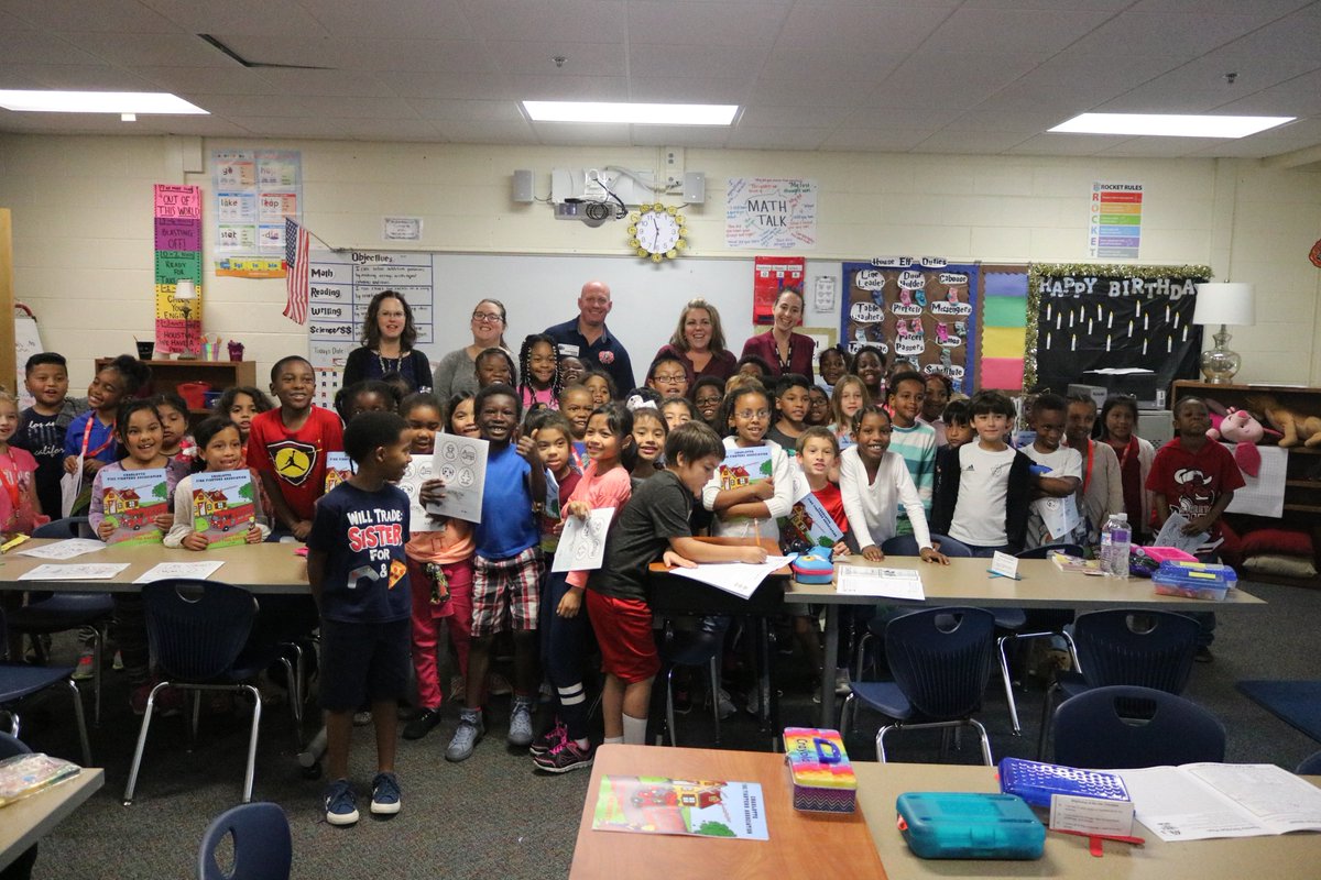 The Charlotte Firefighter's Association met with the second graders of Oakhurst STEAM Academy to hand out fire safety activity books.
@Brewer660 @FOX46News <a href="/OakhurstSTEAM/">Oakhurst STEAM</a> <a href="/OakhurstCarr/">@OakhurstSTEAMDean</a> ffatickets.org/charlotte-fire…
