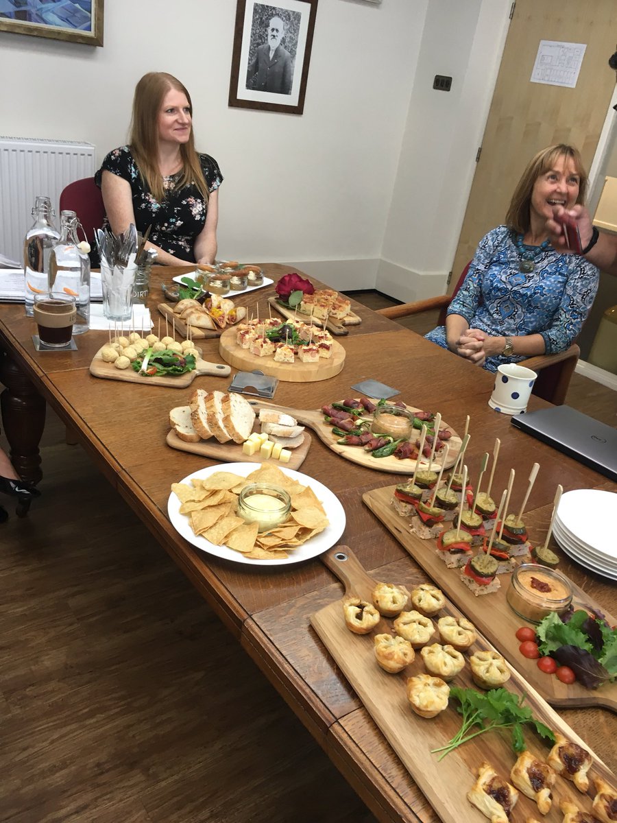 shaws1889's tweet photo. Great working NPD lunch today with @FoodFellas lots of tasty new ideas!  😋😀 🍗🌮🍤 https://t.co/cOuwz9ggMS