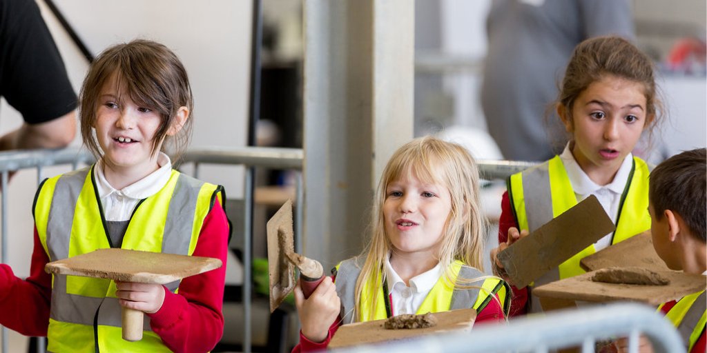 britishgypsum's tweet photo. We’ve had a great day at #FoundationsLive2018 at @BishopBurton. We’d like to thank everyone who’s helped out at today’s event, which is helping create a more sustainable workforce for the construction industry. https://t.co/Tf8dGwze2c