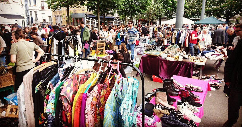 Dýrindis fatamarkaður næstkomandi laugardag í Hinu Húsinu. Það er enn þá laust pláss fyrir einn kk ef áhugi liggur fyrir! facebook.com/events/2446715…