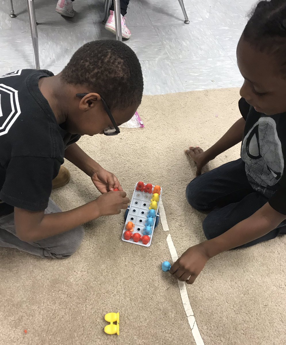 dawnkingCCPS's tweet photo. Loved being the “special guest“ in Mrs. Daniel’s Kindergarten class today! We used our brains while we played #BalanceBeans @ThinkFun @ccps_gifted @SCESStars @SCES_Math @moldminds https://t.co/VHYMgLhDCz