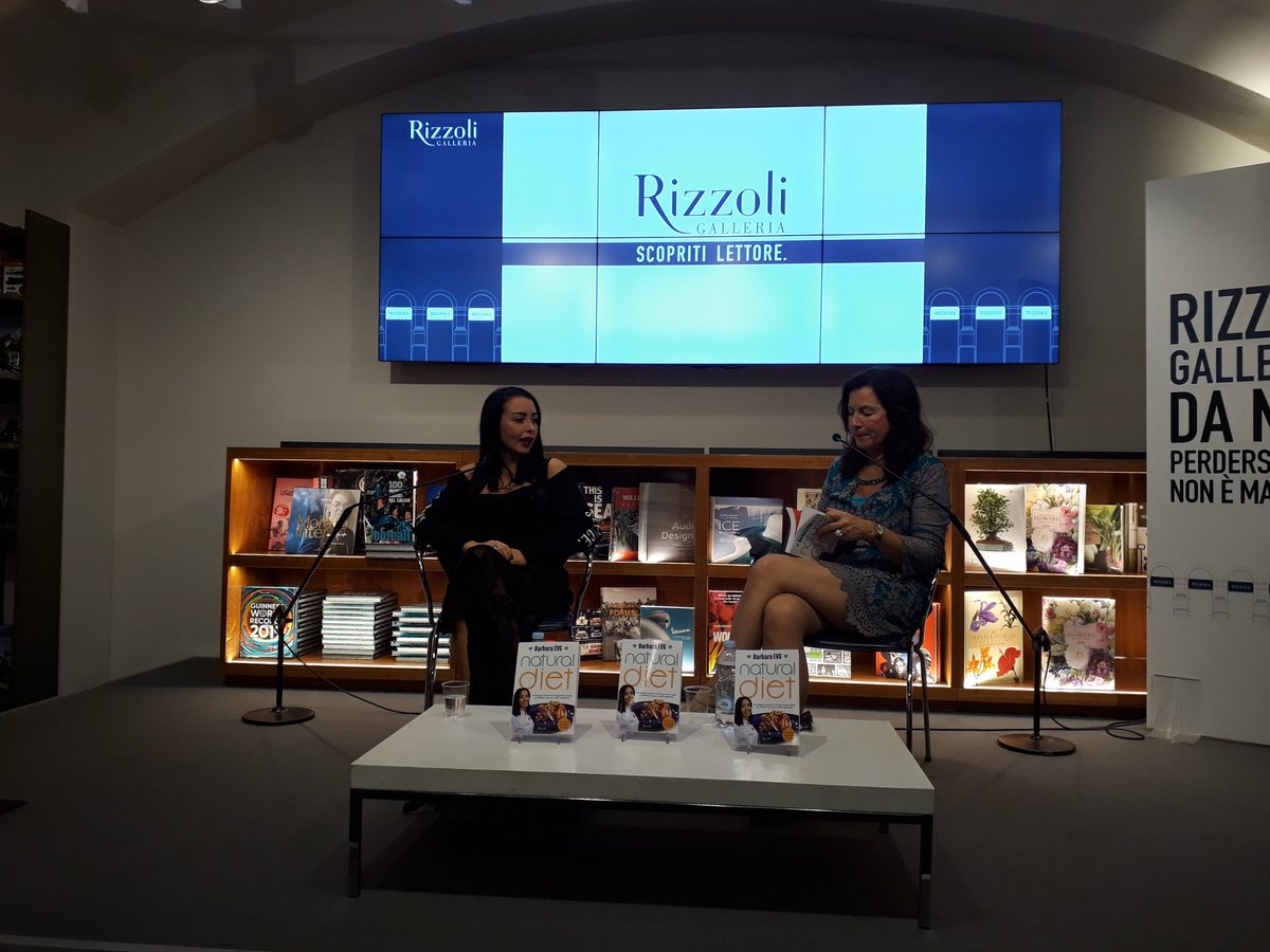 I segreti del benessere della #naturaldiet spiegato con chiarezza e semplicità da Barbara EVG presentando il suo libro utilissimo e prezioso per #rizzolilibri