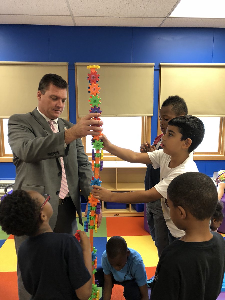 racheliyudin's tweet image. Look who came to play! #explorezone #missionexplore🚀 @sgilhuley @malverneufsd #gomules