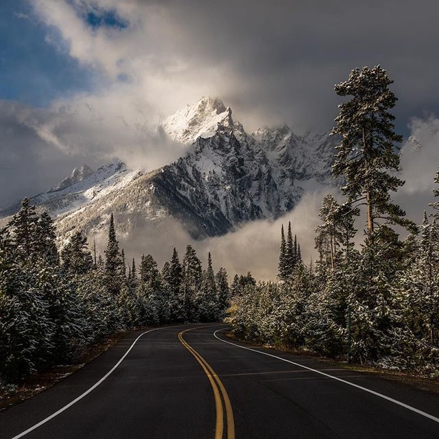 KoolStu2f's tweet image. 🏔 &amp;amp; 🛣⠀
(📷:@ericadams321)⠀
⠀
#koolstuff #kool #ontheroad #surlaroute #landscape #mountains #alamontagne ift.tt/2pJIKSO
